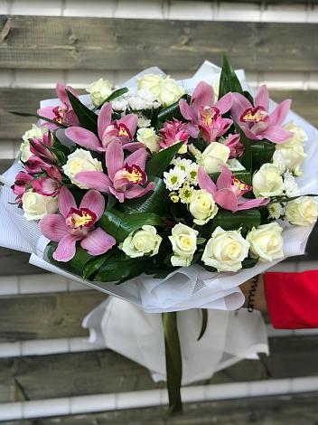 Букет цветов из: Розы и Хризантемы в Турочак