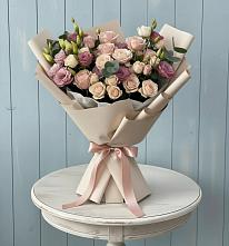 Букет цветов из:  Розы и Лизиантусы в Турочак