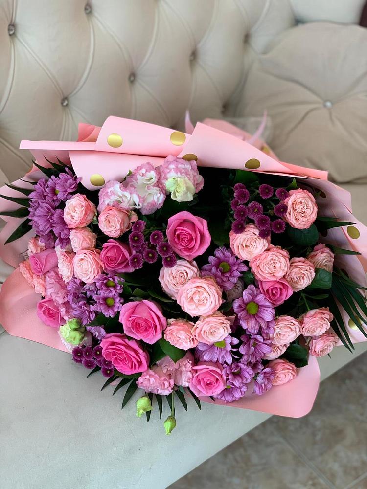 Букет цветов из: Хризантемы, Розы и Лизиантусы в Турочак