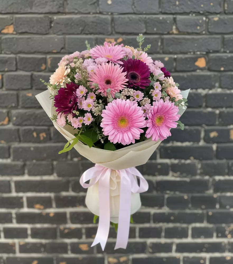Букет цветов из: Герберы и Хризантемы в Турочак