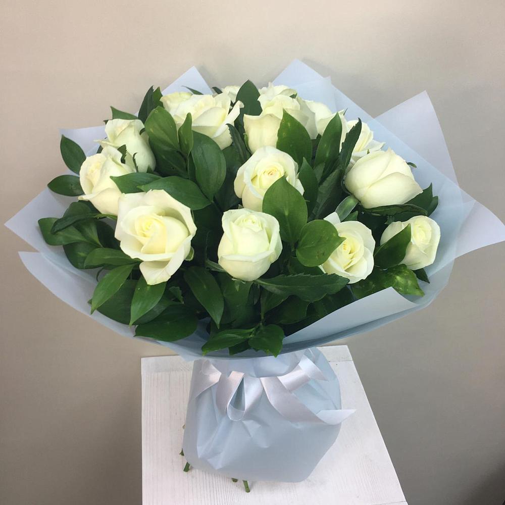 Букет 15 Белых роз Проуд в Турочак