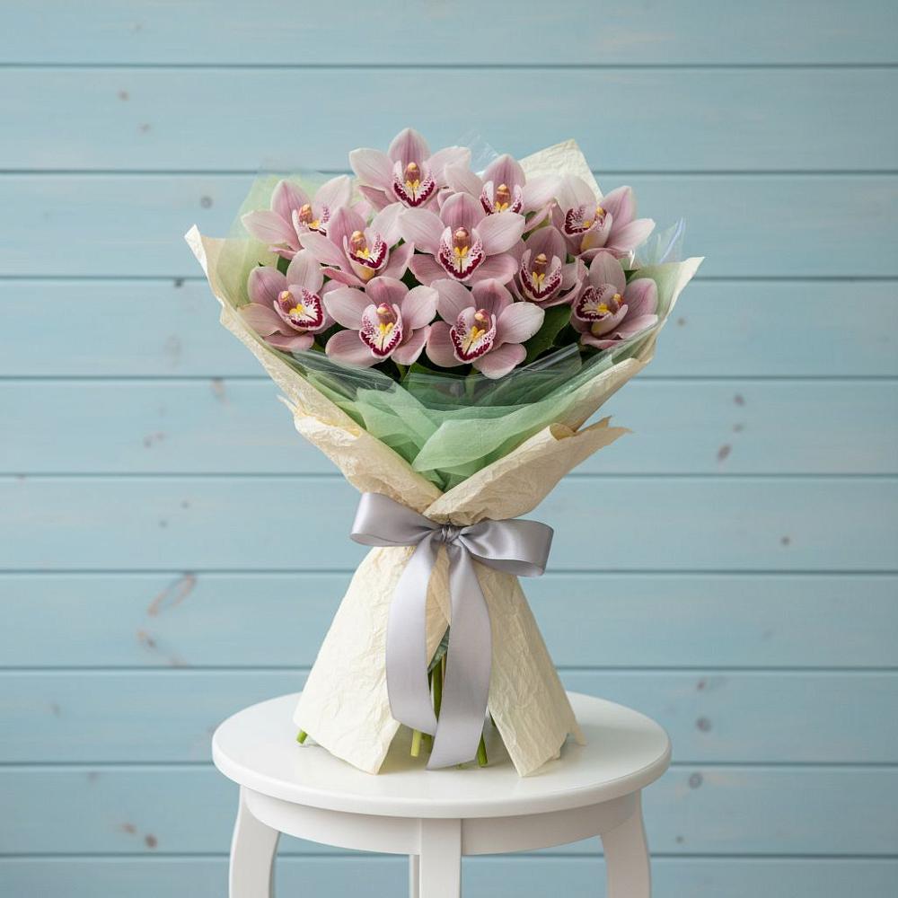 Букет цветов из: Орхидеи и Розы в Турочак