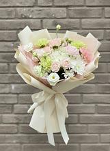 Букет цветов из:  Гвоздики, Розы, Лизиантусы и Хризантемы в Турочак