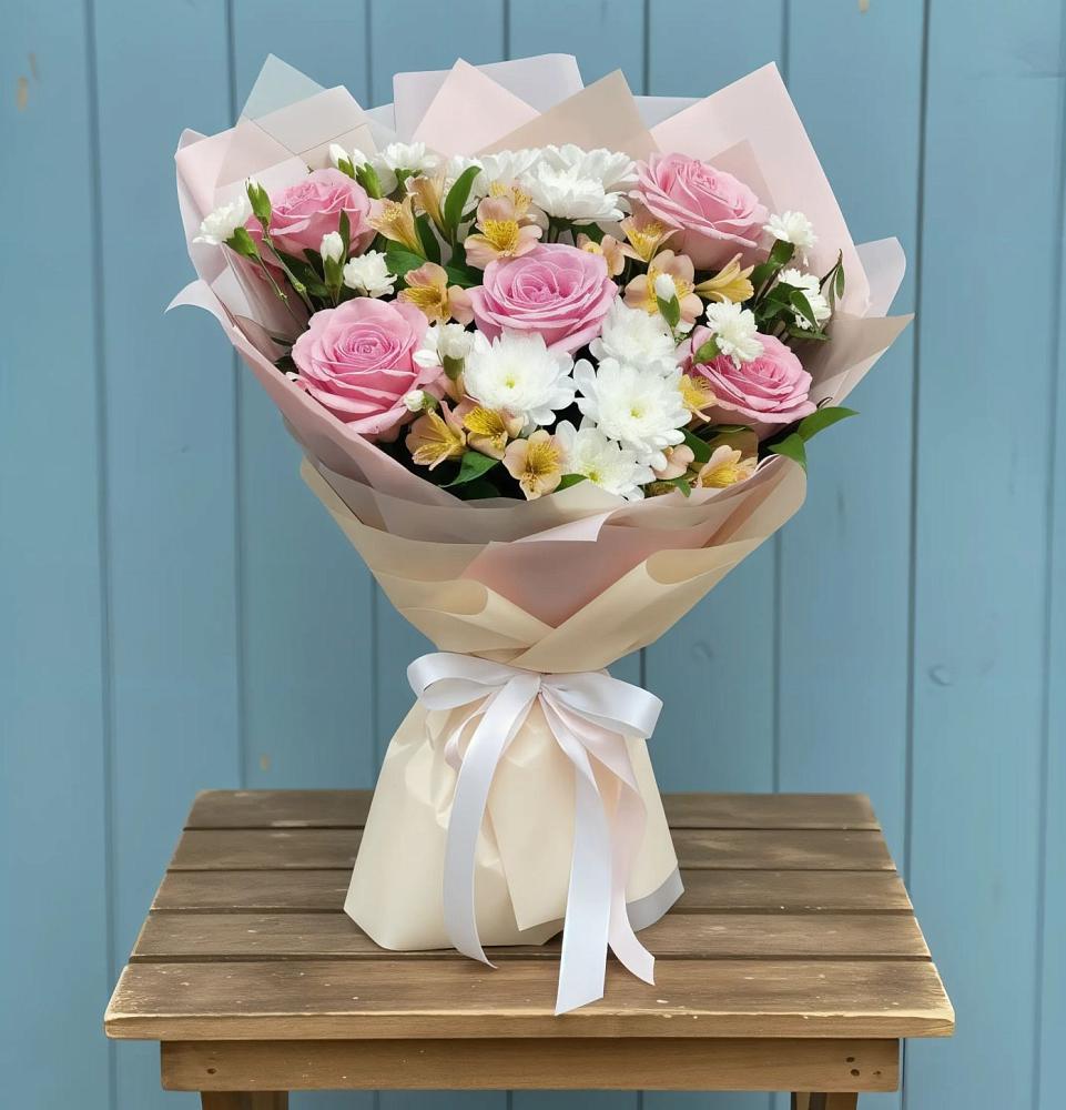 Букет цветов из: Гвоздики, Орхидеи и Розы в Турочак