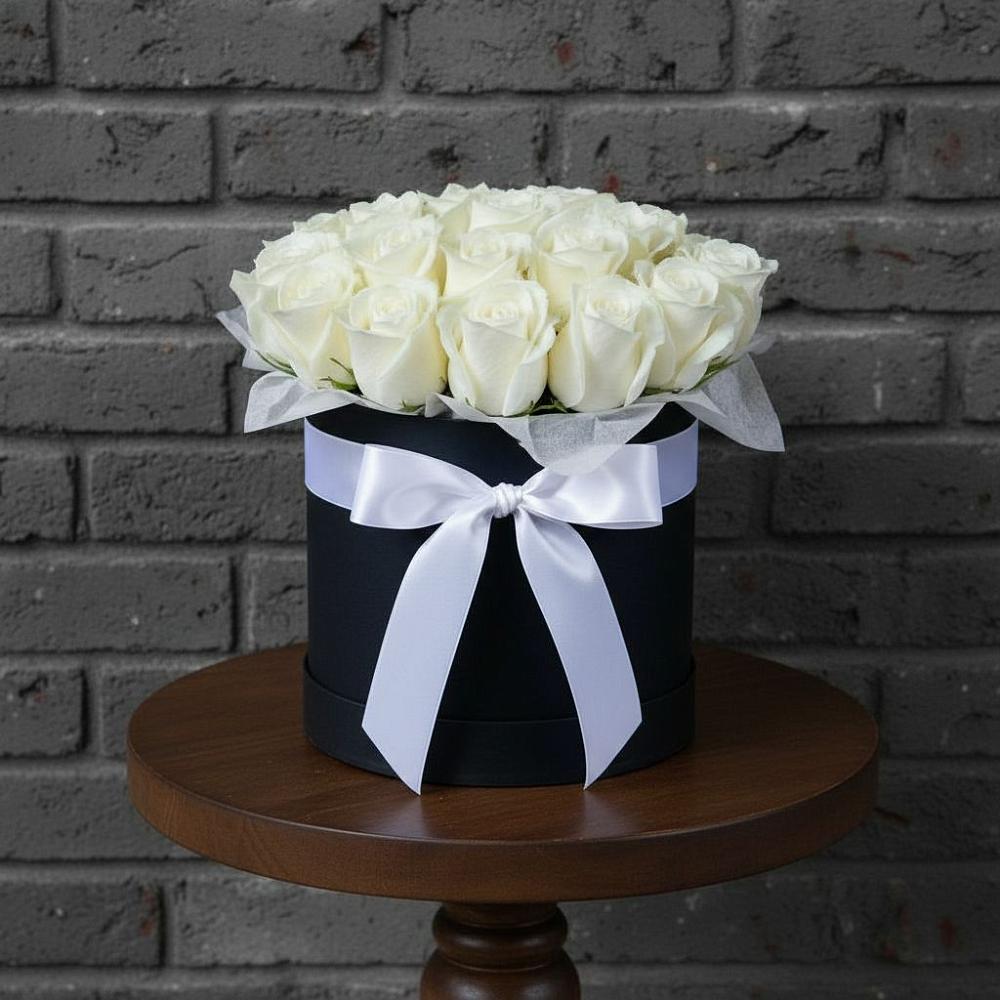 Цветочная композиция из Розы в шляпной коробке в Турочак