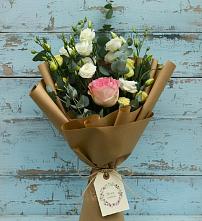 Букет цветов из:  Розы и Лизиантусы в Турочак