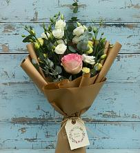 Букет цветов из:  Розы и Лизиантусы в Турочак