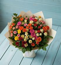Букет Микс из разноцветных кустовых роз в Турочак