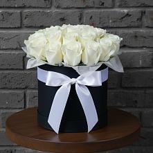 Цветочная композиция из Розы в шляпной коробке в Турочак