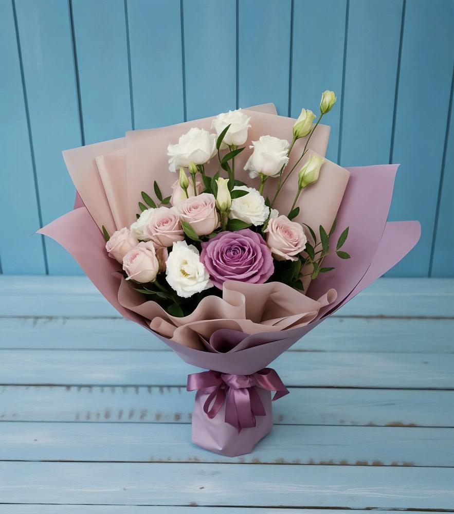 Букет цветов из: Розы и Лизиантусы в Турочак