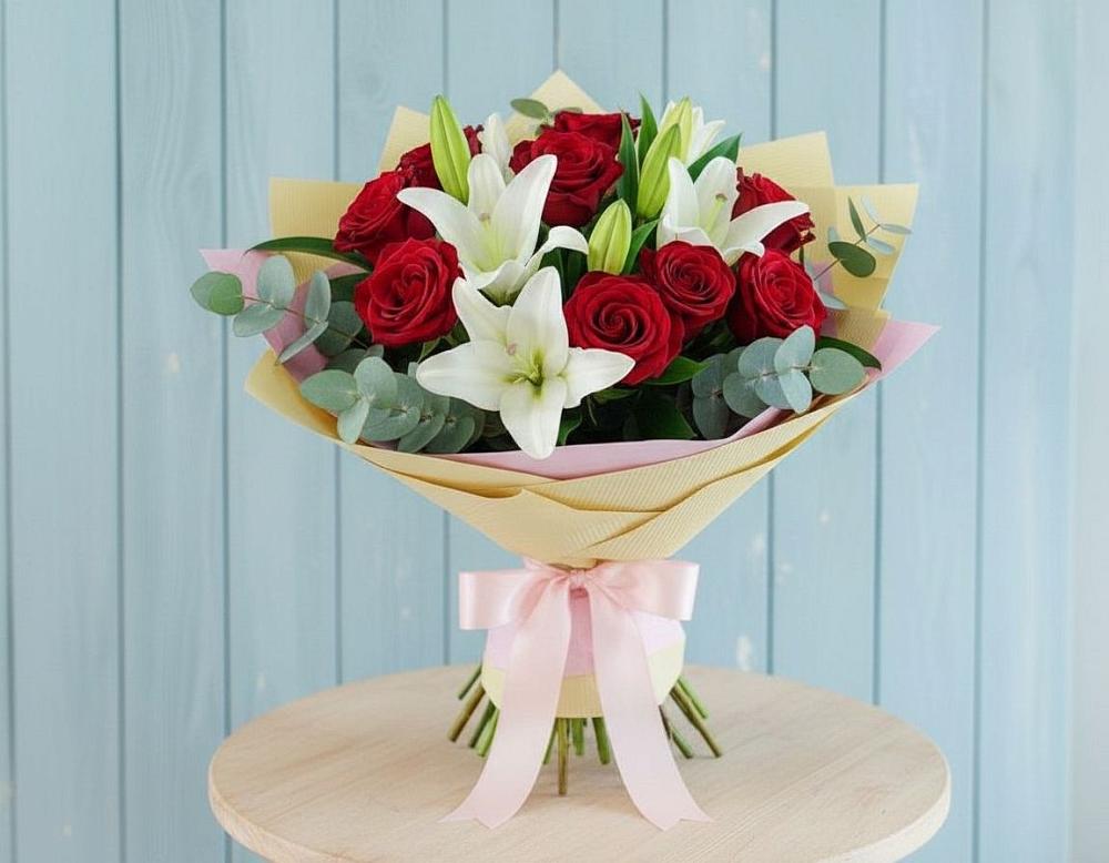 Букет цветов из: Лилии и Розы в Турочак